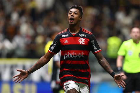 bruno henrique hombres.